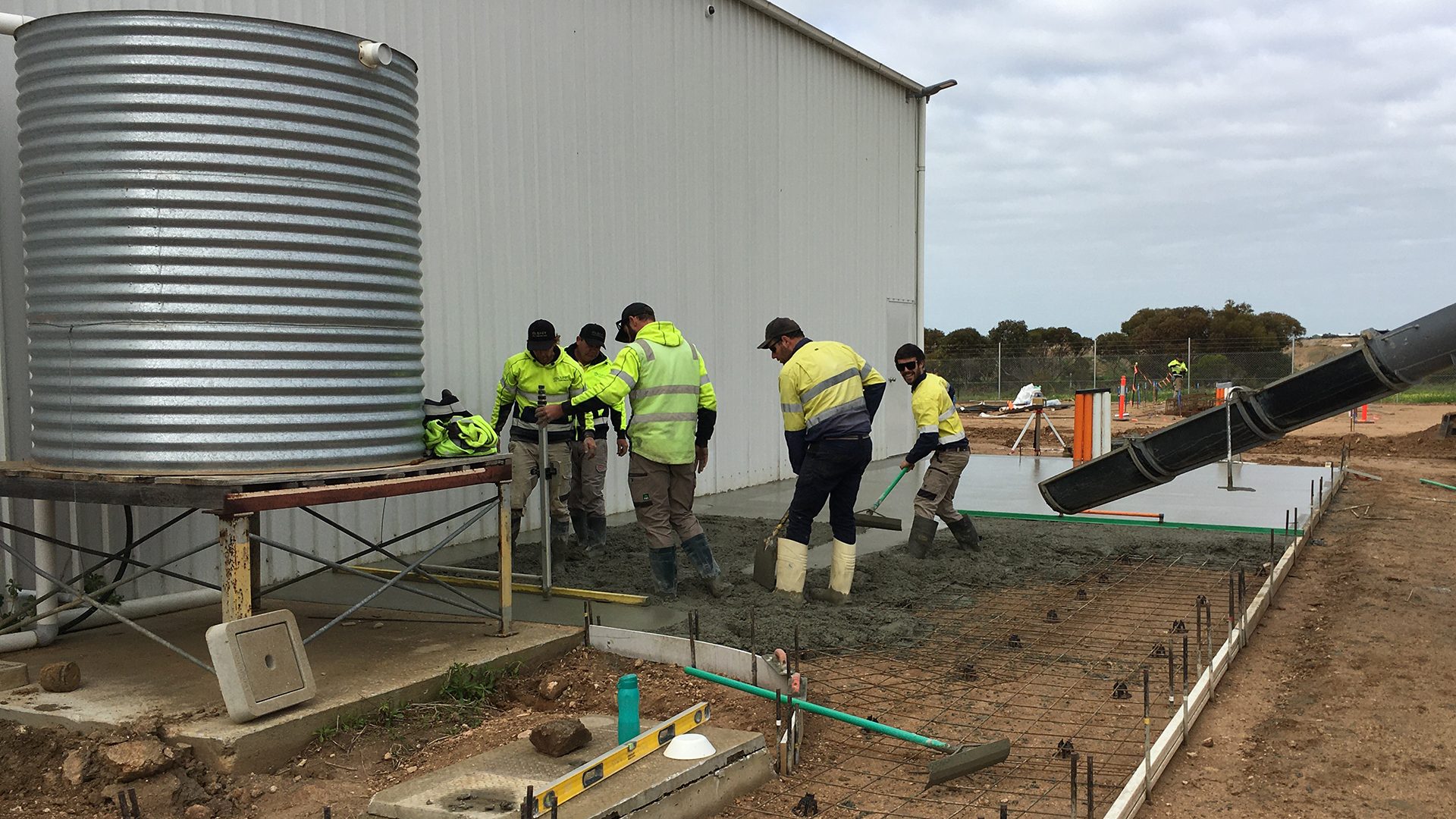 Professional Concreting Team Working in Murray Bridge